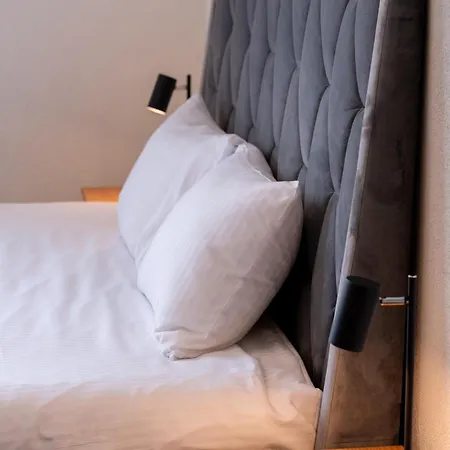 Thome Vlaicu170 Jacuzzi Apartmán *