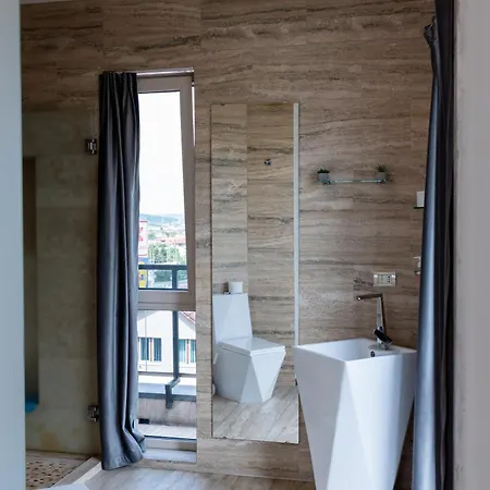 Thome Vlaicu170 Jacuzzi Apartment *